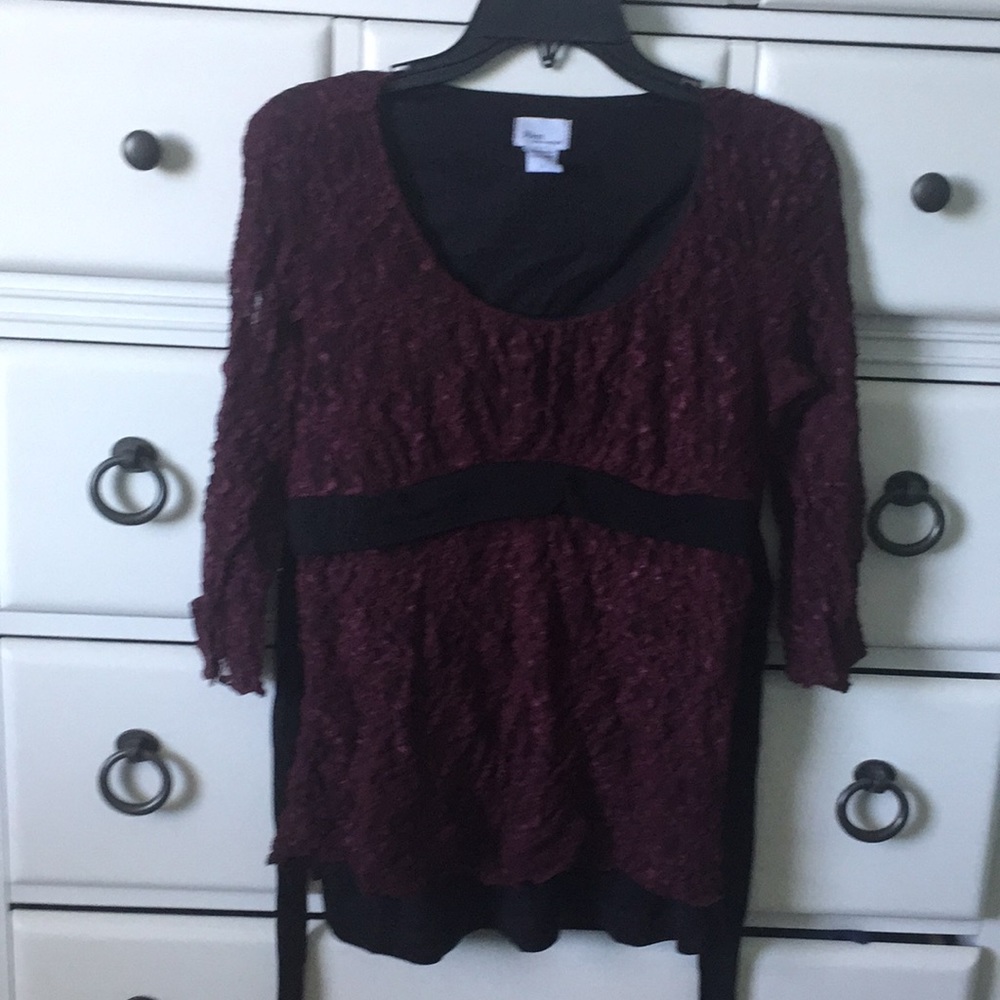 Beautiful burgundy size large maternity top!